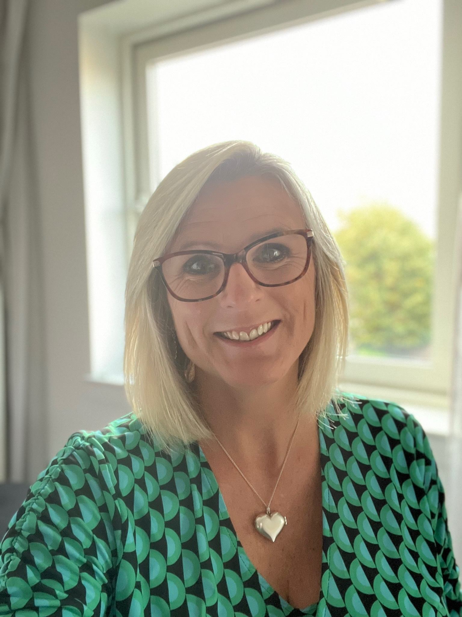 Go to the profile of Dr sarah Moseley