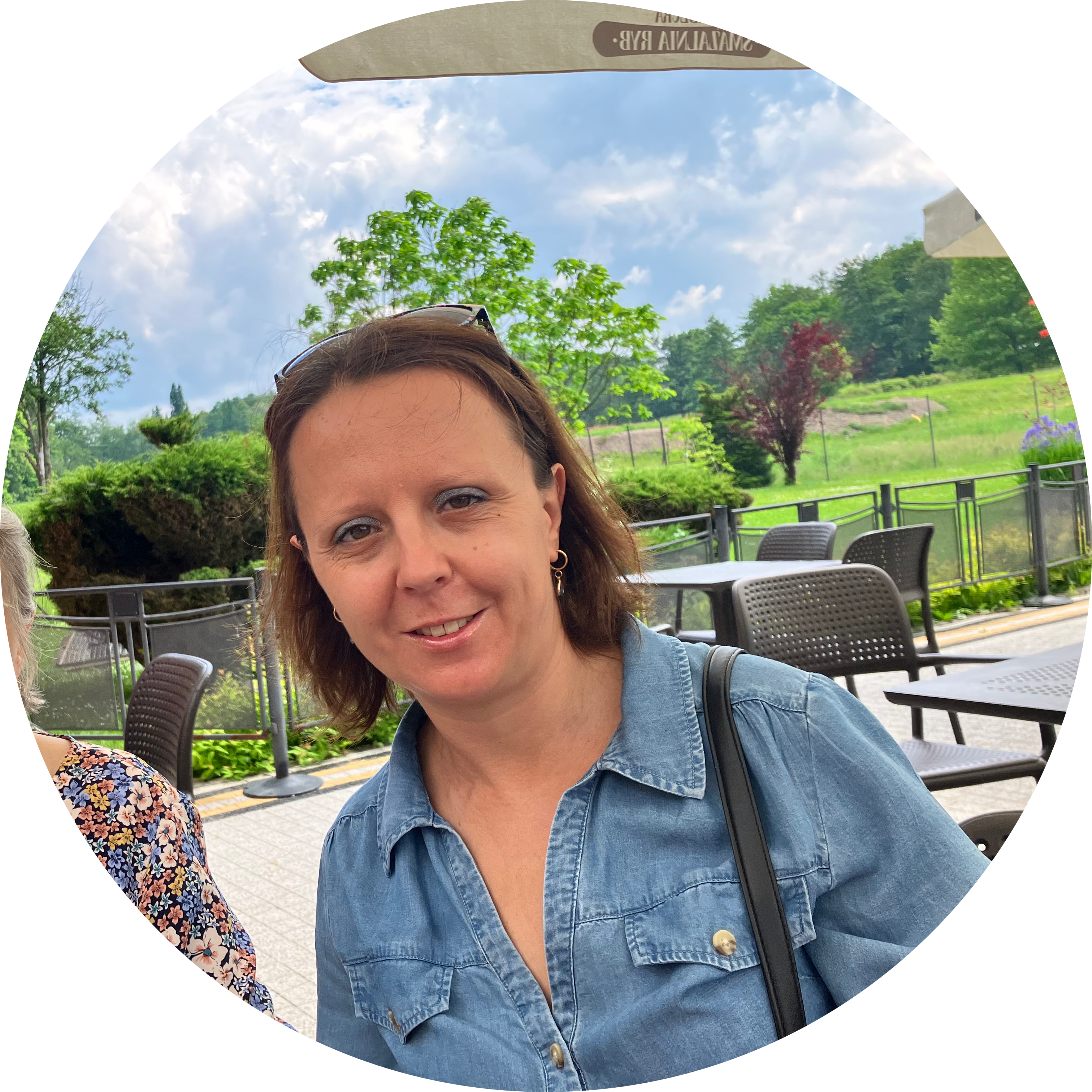 Go to the profile of Agnes