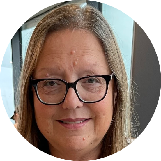 Go to the profile of Lorraine Carter