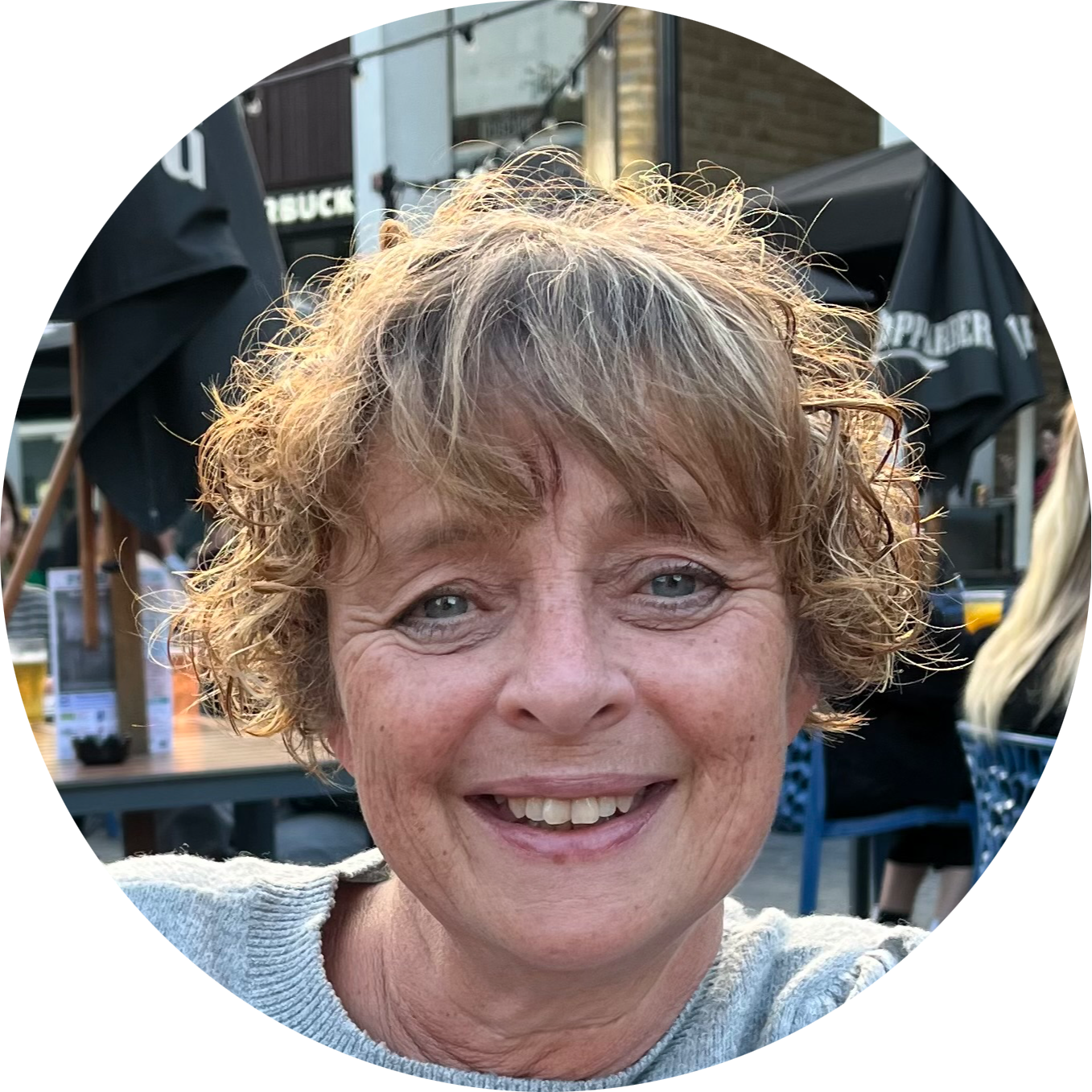 Go to the profile of Lynn Hoyland